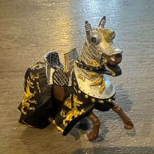 Plastoy Black And Gold Horse Figurine Medieval Tournament Joust